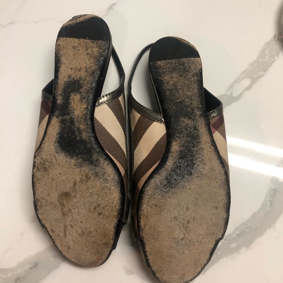 3. Burberry flat - Picture 6 of 7